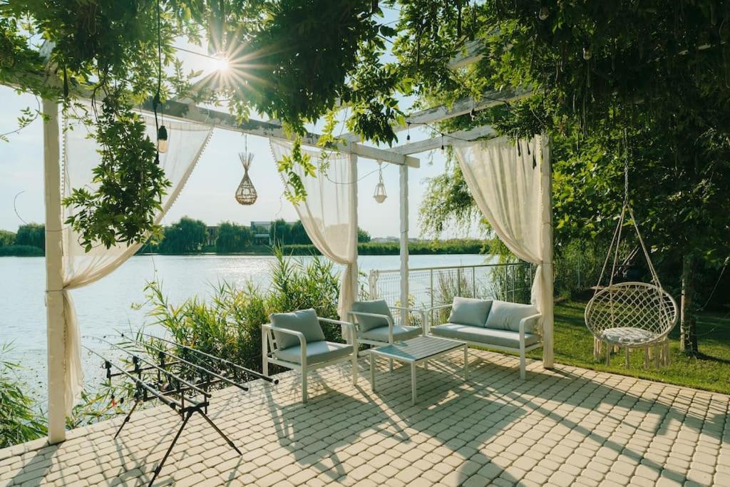 Therme - Corbeanca By The Lake Luxury Villa Exterior photo