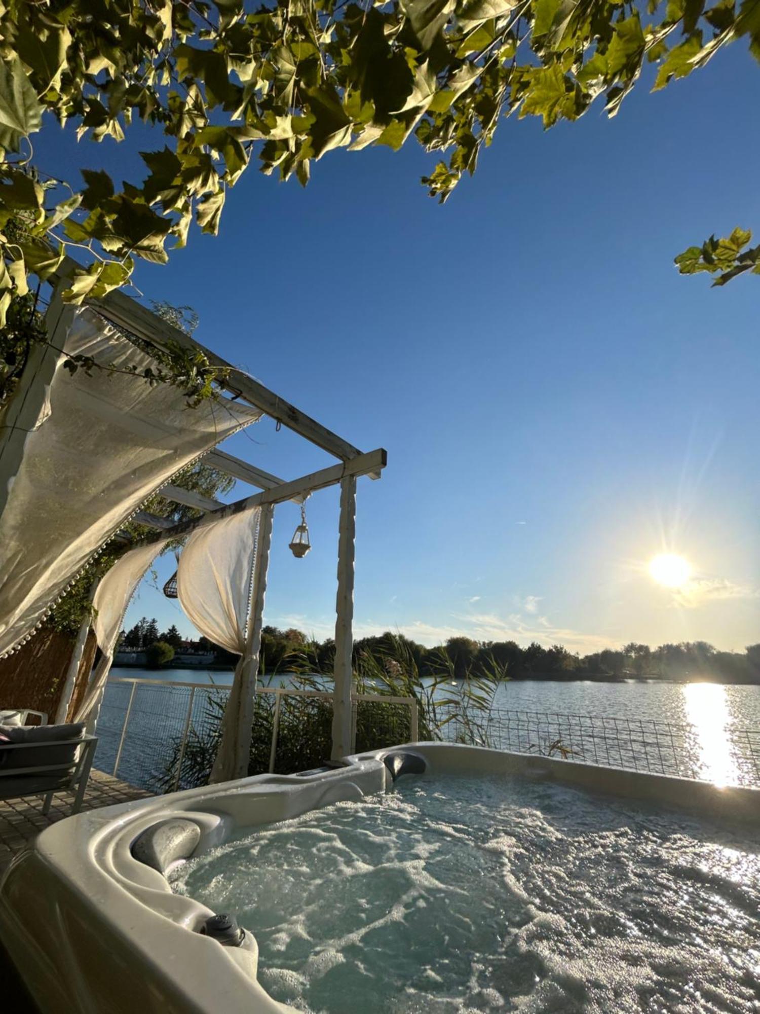 Therme - Corbeanca By The Lake Luxury Villa Exterior photo